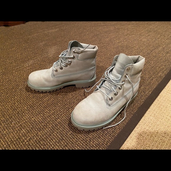 Timberland shoes for boys or girls, size 4. Color is light blue. Good condition - Picture 10 of 11